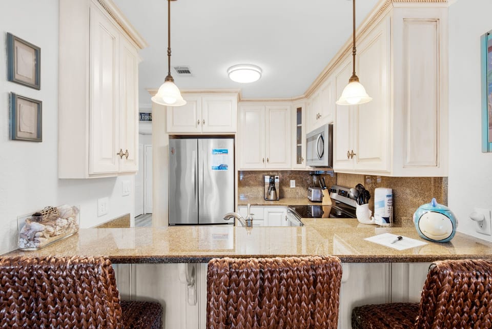 Kitchen with plenty of counter space