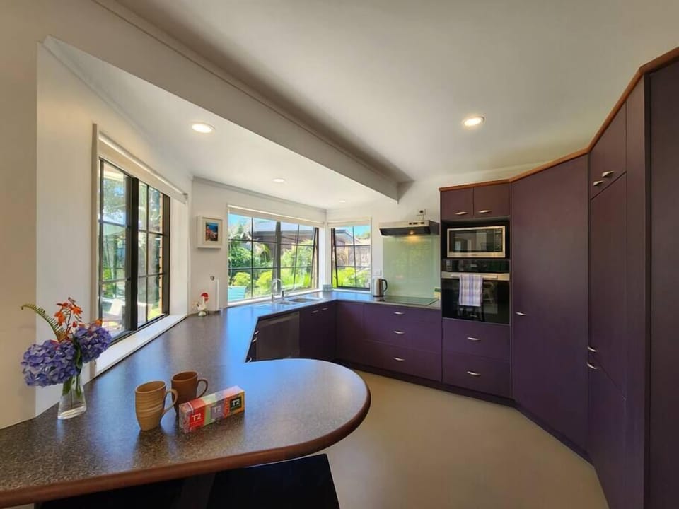 Hahei Garden Sanctuary Kitchen