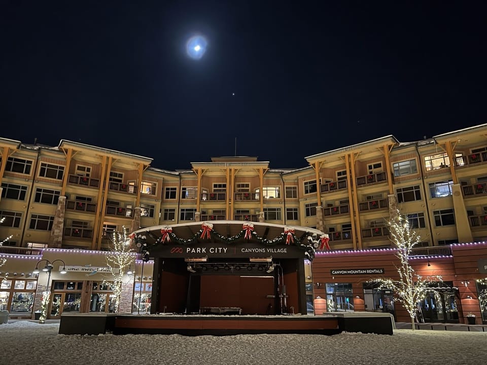 Sundial Lodge is arguably the best location within Canyons Village