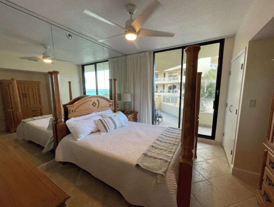 Guest bedroom