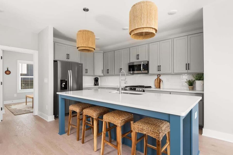Kitchen with cooking basics provided