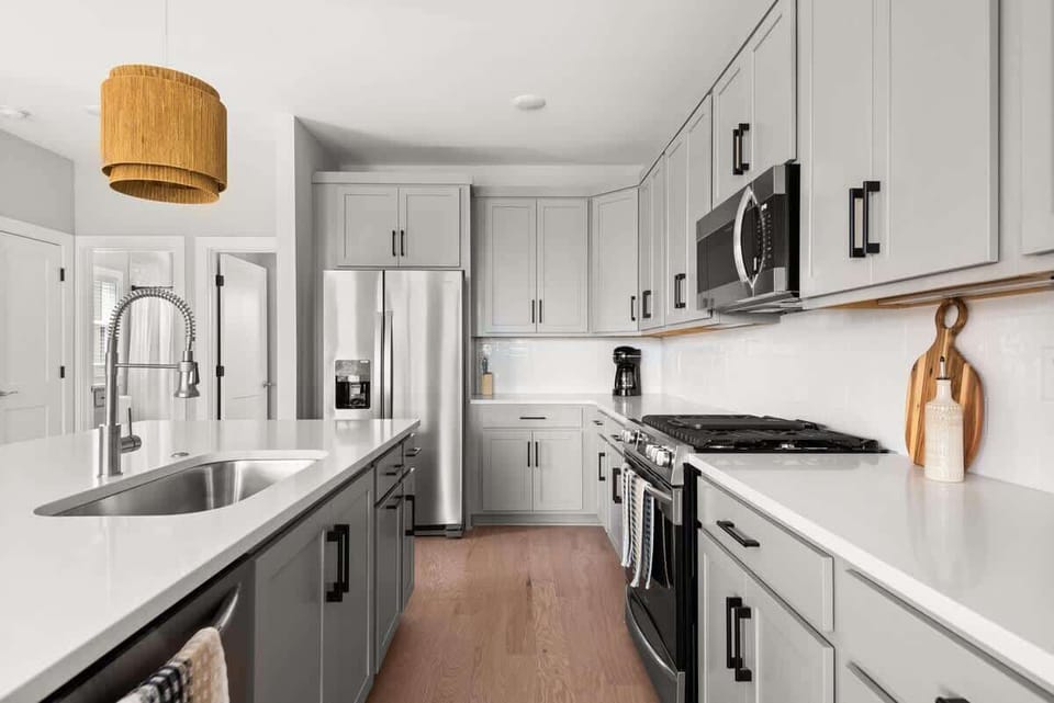 Kitchen with cooking basics provided