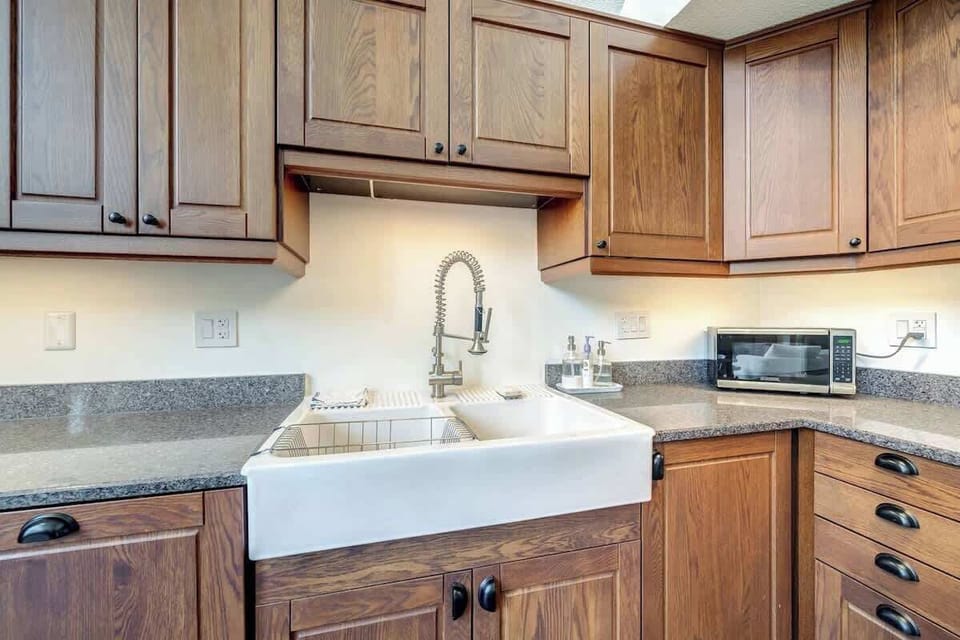 Large kitchen sink!