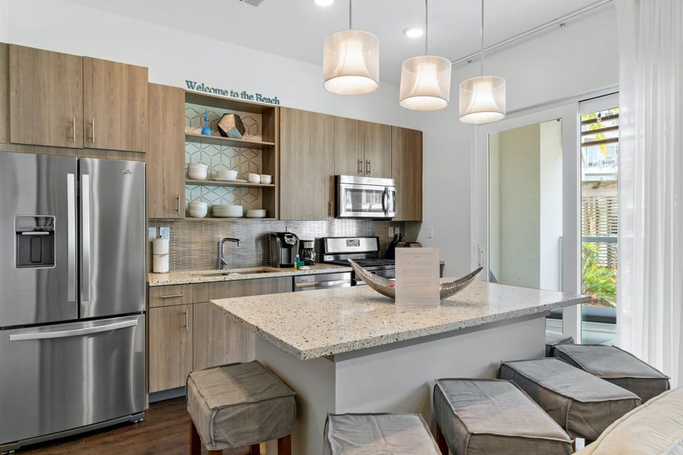 Kitchen with Breakfast Bar