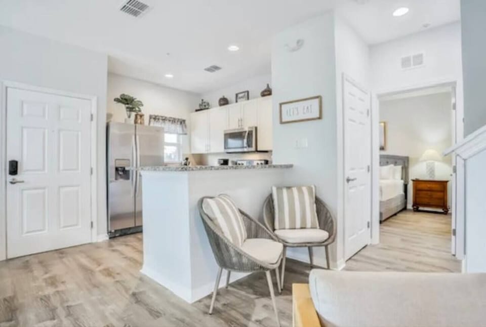 Open concept dining area and kitchen