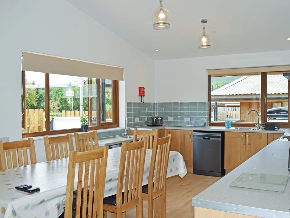 Kitchen/diner | Oak Lodge - Mid Wales Lodges, Llandrindod Wells