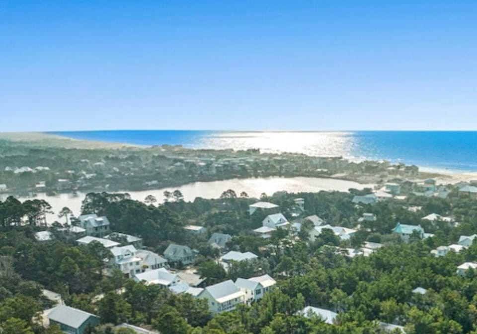 Eastern Lake and Ramsgate beach access about a 10 minute walk away