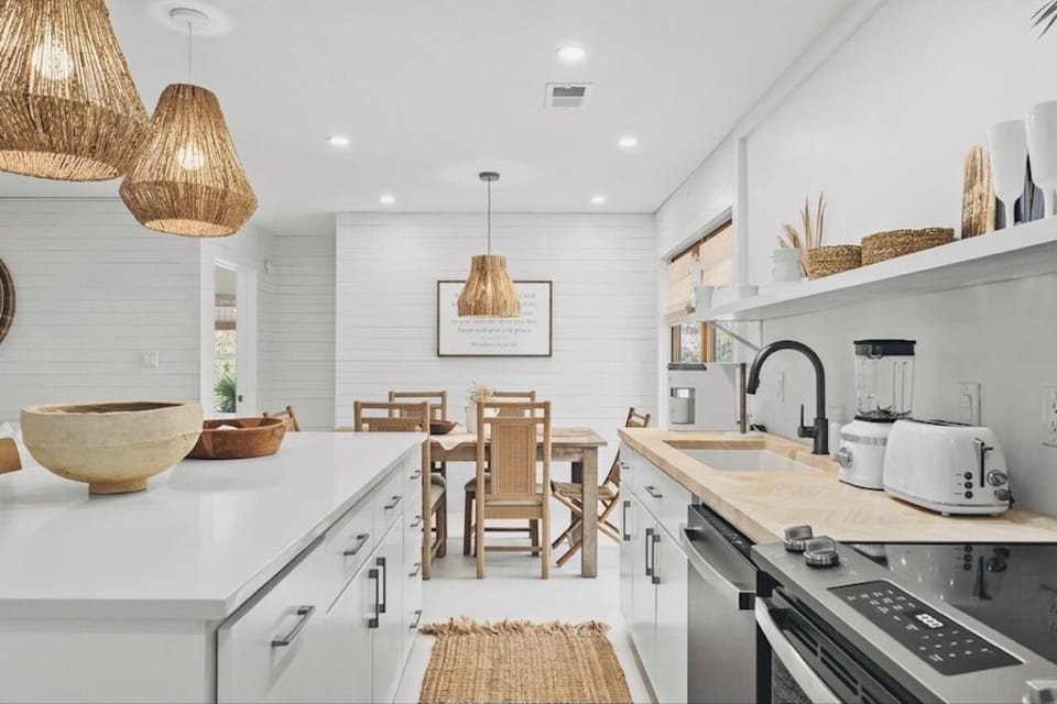 Fully stocked kitchen for all of your cooking needs