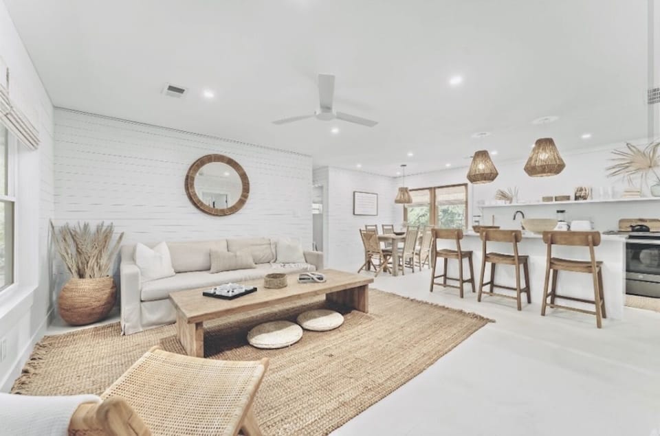 Cozy and bright open floor plan