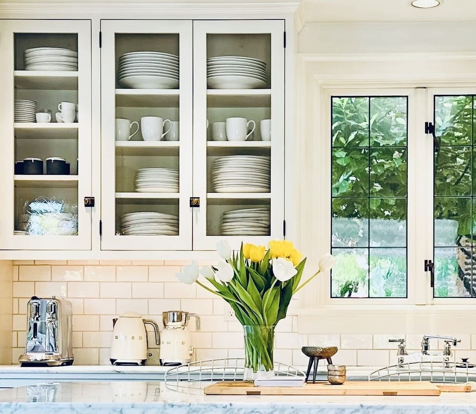 KITCHEN
Light, Bright and Ready to Go!