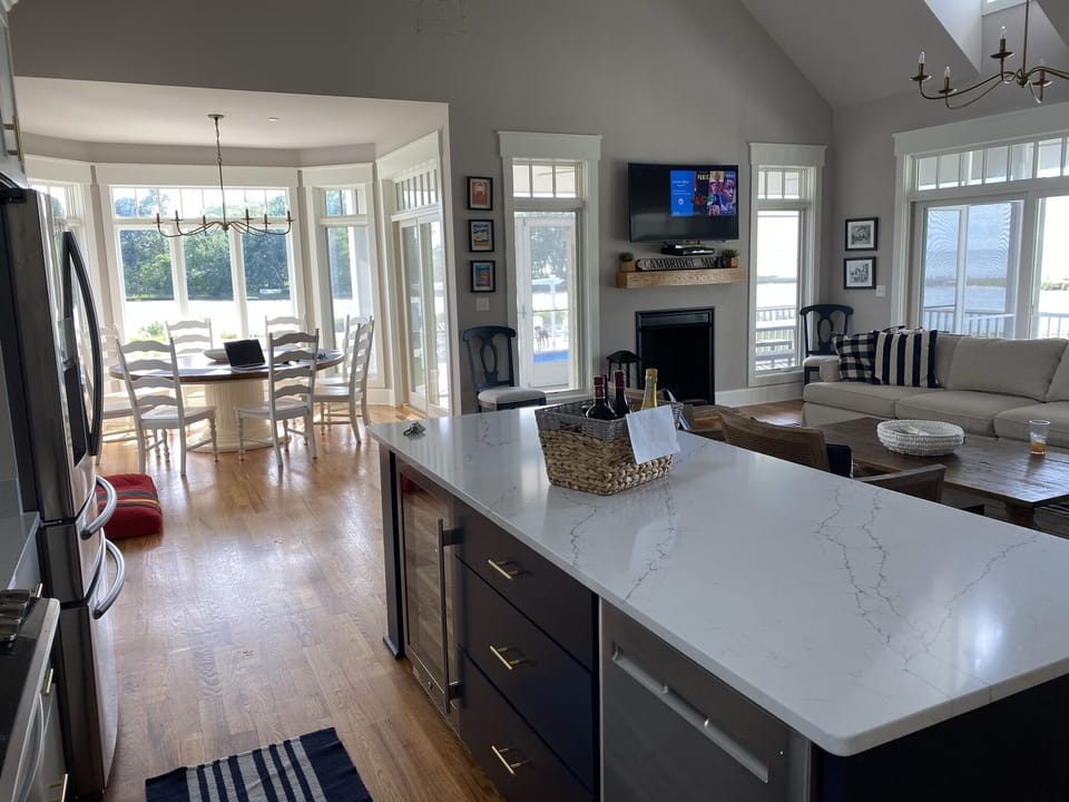Kitchen/dining/living water views from every window 