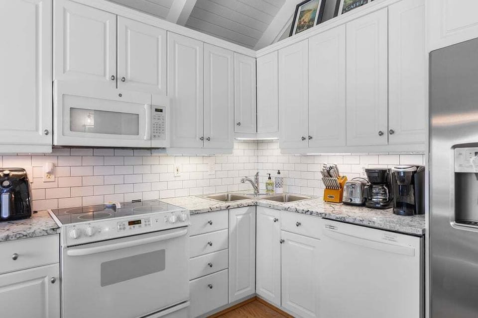 Open and bright kitchen.
