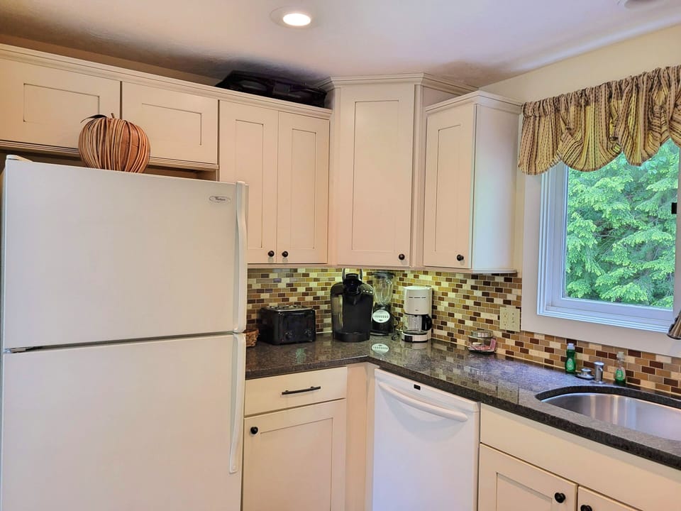 More main level kitchen