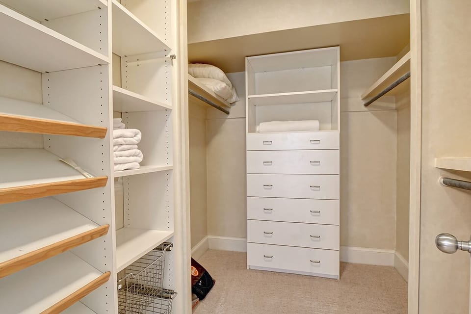 Master suite closet
