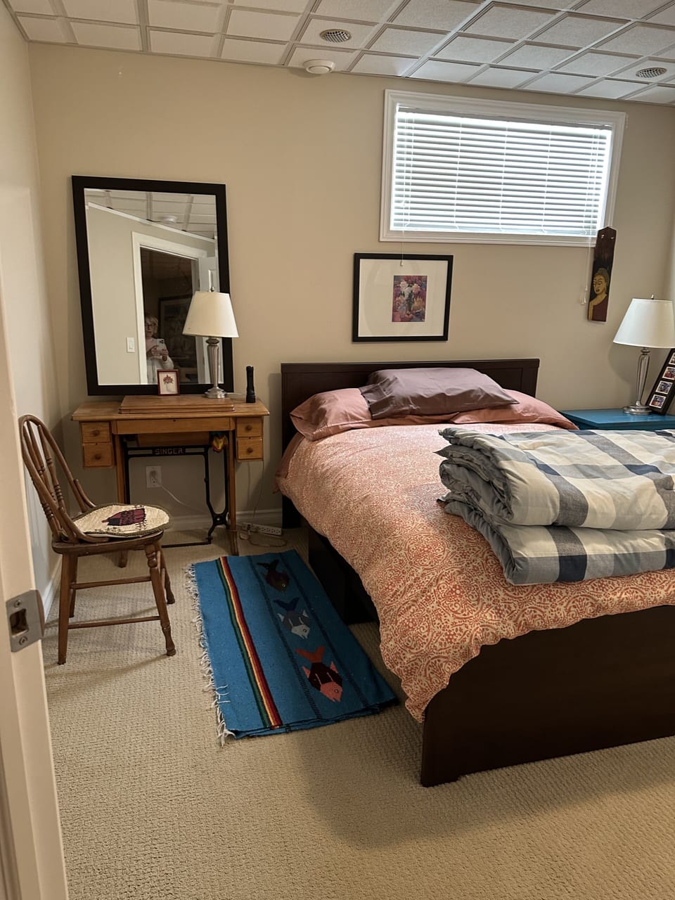 Private bedroo with door