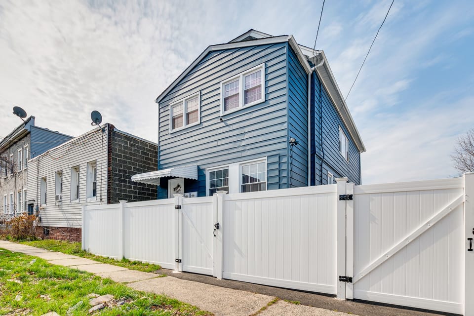 House Exterior | Single-Story Unit | 20 Mi to NYC | 1 Mi to Train