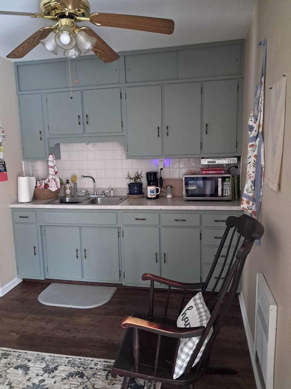 cozy kitchen 
