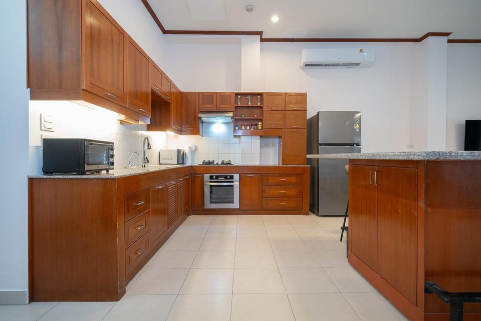 Jungceylon Villa-Patong quiet location, large pool (13511)