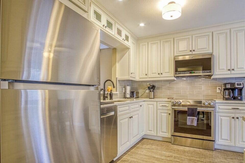 Modernupdatedkitchen(2)