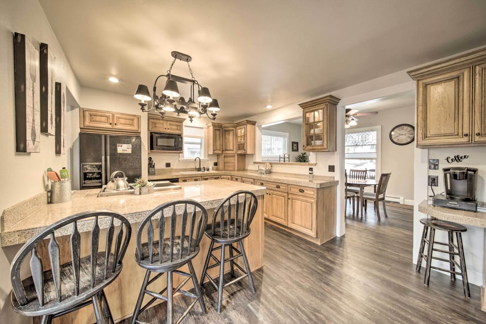 Kitchen | Keurig Coffee Maker + French Press | Dishwasher