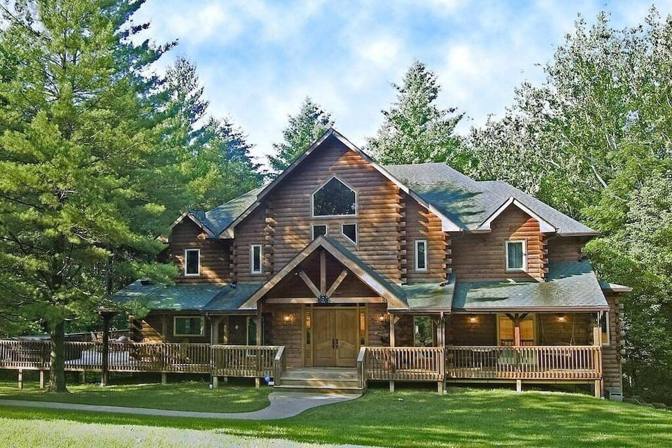 Welcome to Eagles Nest Lodge (log cabin) Nashville Indiana your private retreat in the woods.  The ultimate vacation destination. A rare combination of natural beauty and upscale features found only in the most luxurious homes.