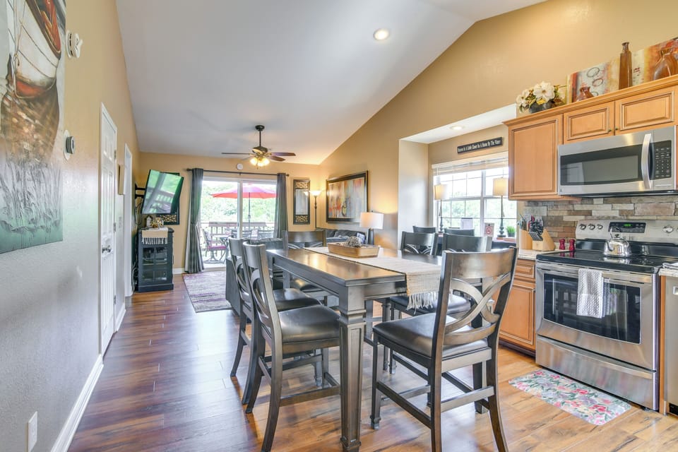 Dining Area | Dishware/Flatware