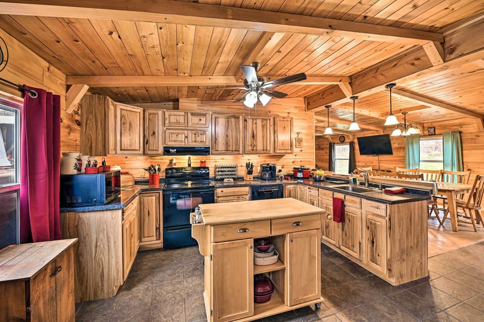 Kitchen | Coffee Maker | Crockpot | Complimentary Spices