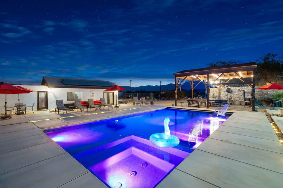 Color changing pool lights