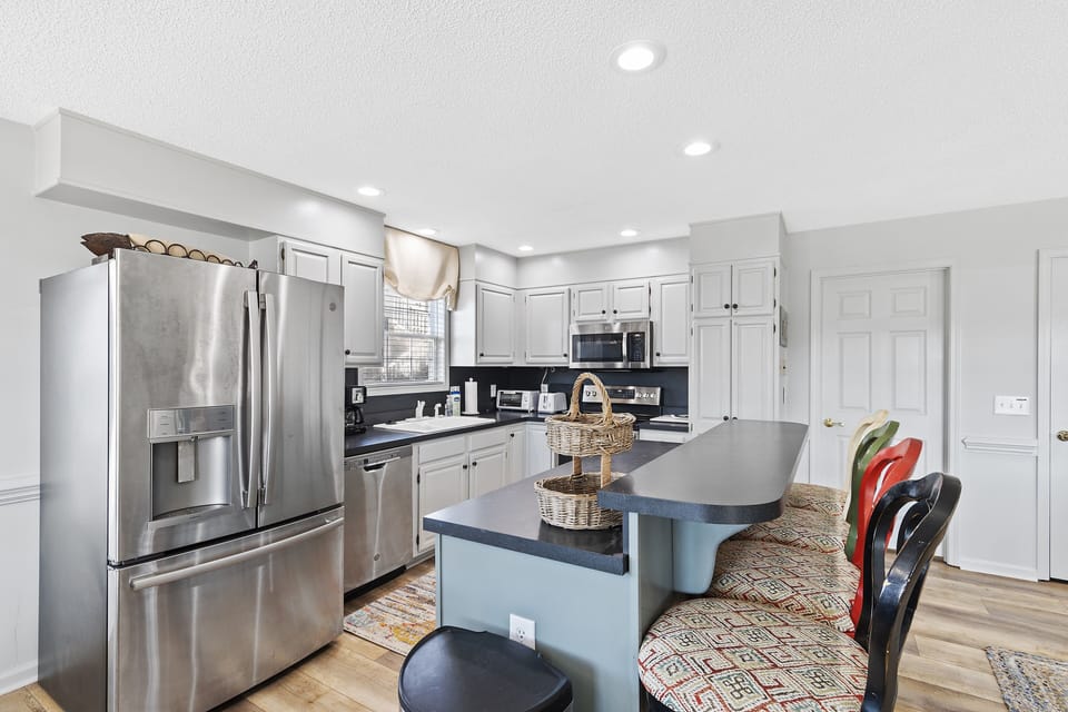 Kitchen and Bar area. 