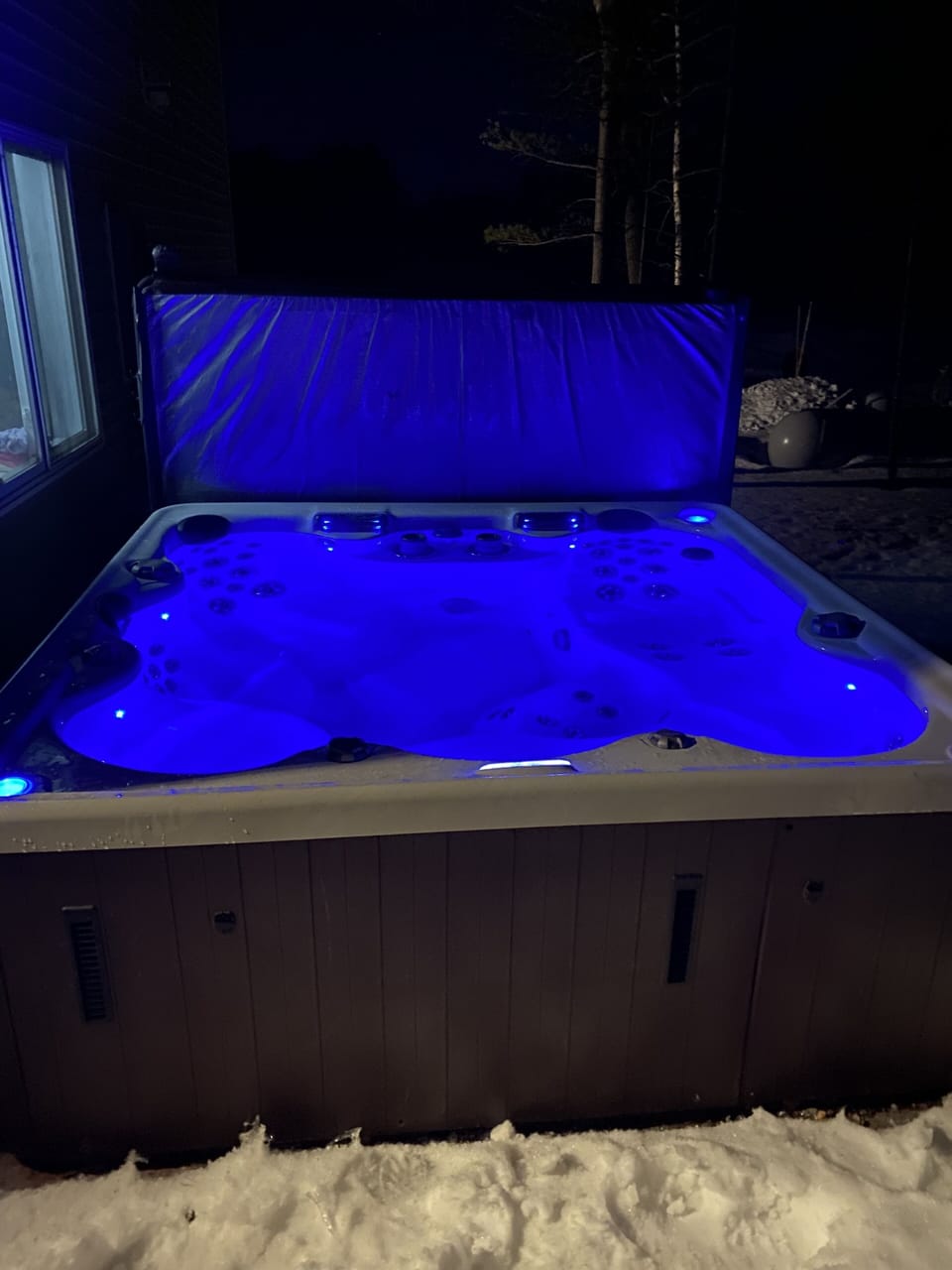 6 person Hot tub