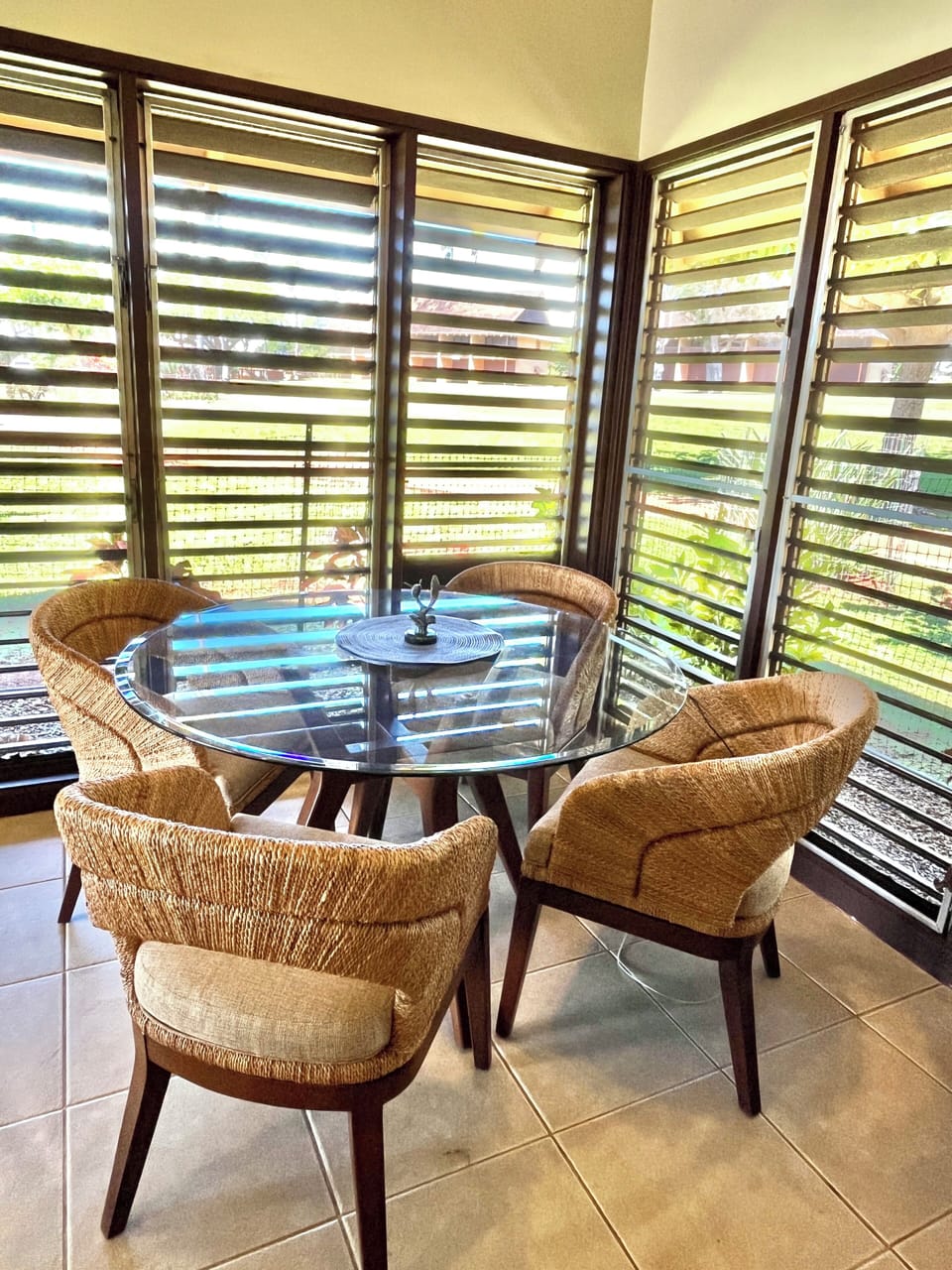 Great cross ventilation and natural light throughout the day