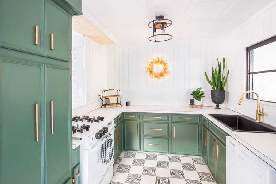 Fully stocked kitchen for all your cooking needs!