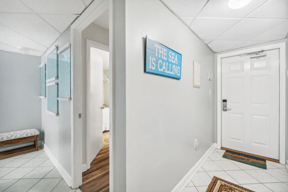 Entryway to Moondrifter #208