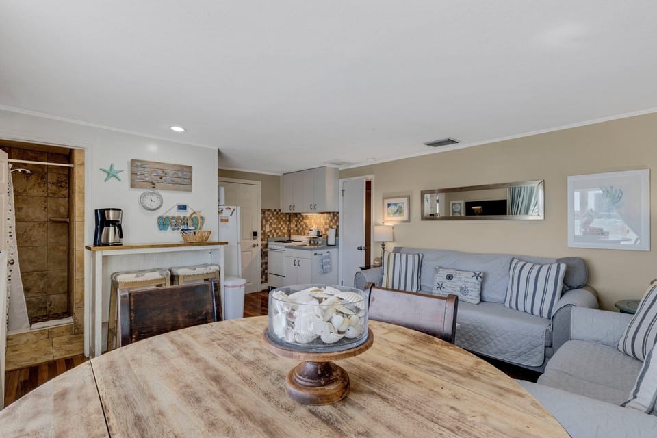 Relaxing living area overlooking the Intracoastal—perfect for unwinding after the beach
