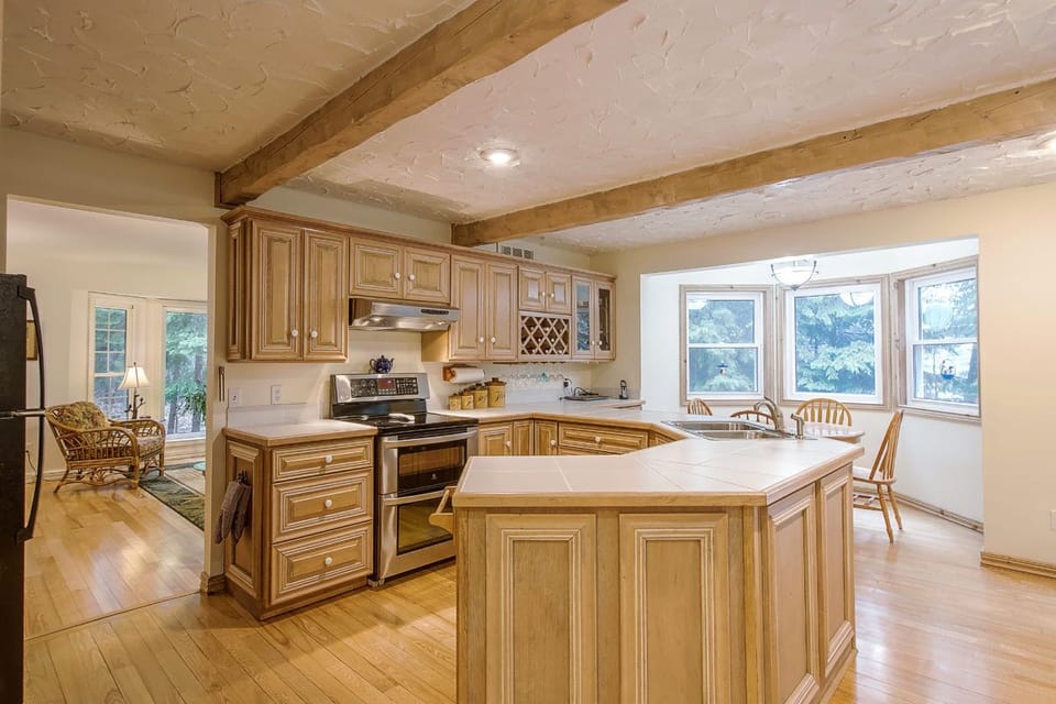 Kitchen with all emanaties to cook a gourmet meal for the whole family. 