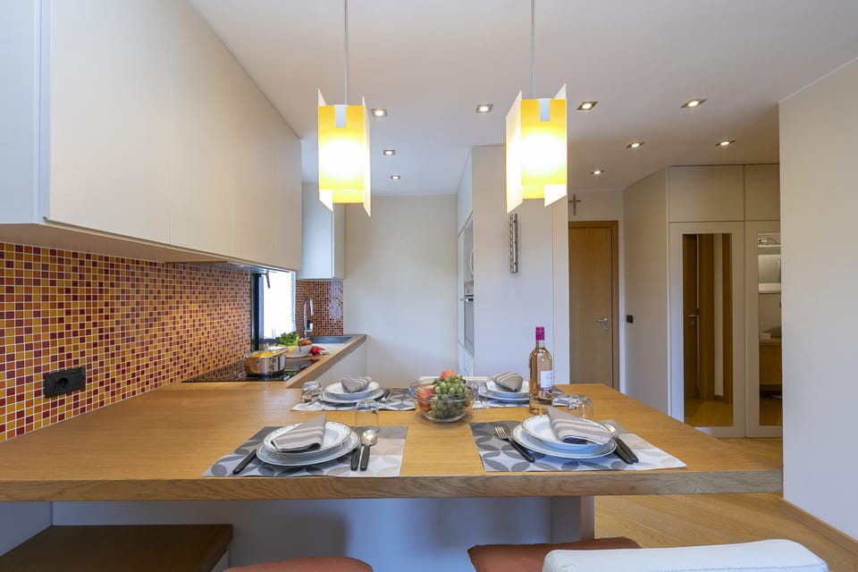 Kitchen and dining area