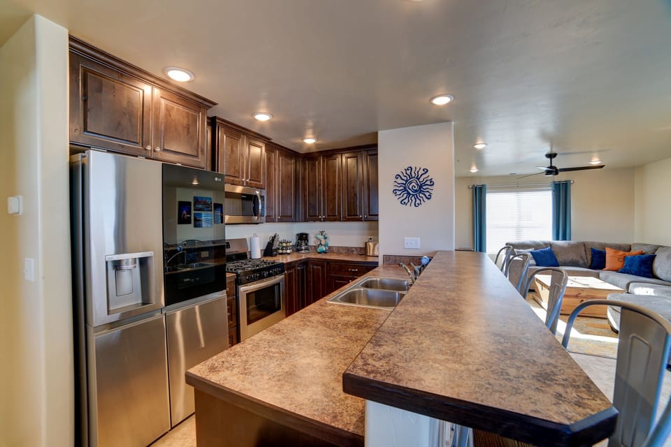Kitchen alt view