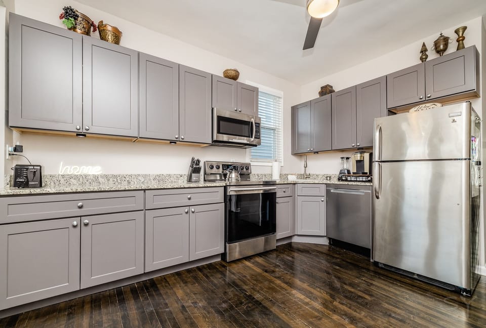 A fully equipped kitchen for all your needs.