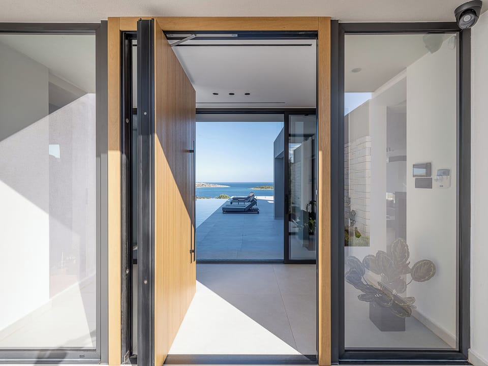 The entrance of villa Searenity!