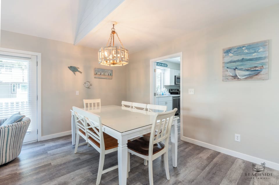 Dining Area with Seating of 8