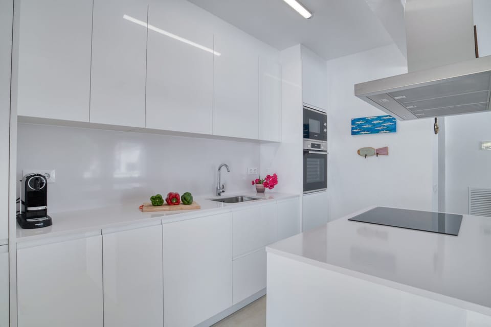 Large kitchen in a house for rent in l'Escala.