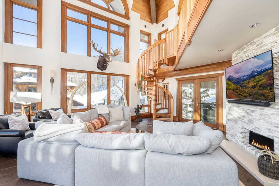 2.0-plaza-tower-mountain-village-living-room1-edit