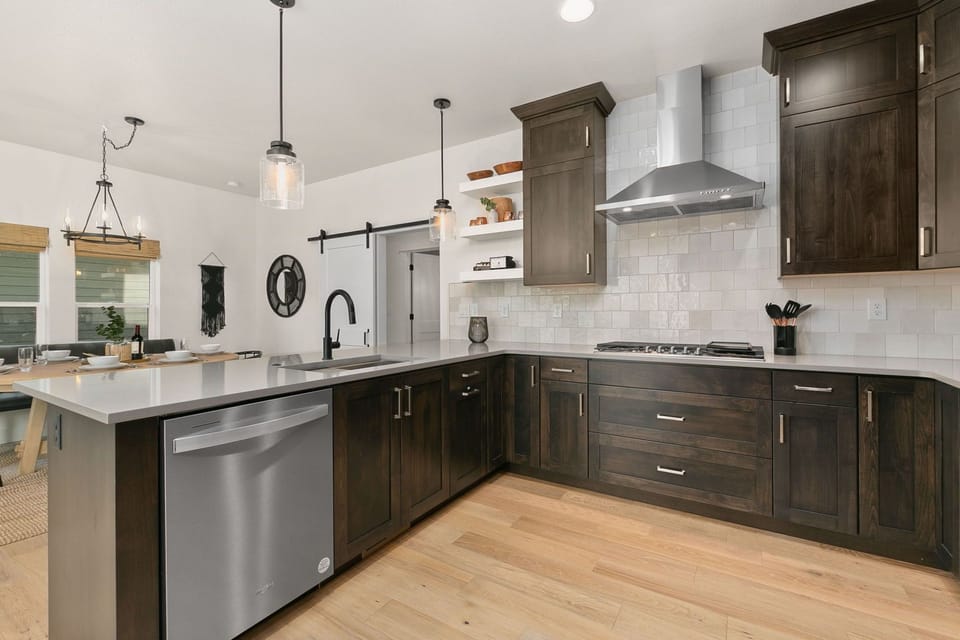 Chef's Kitchen | Breakfast Bar with Seating for 4!