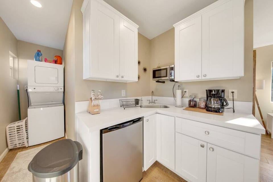 Kitchenette | Laundry Area