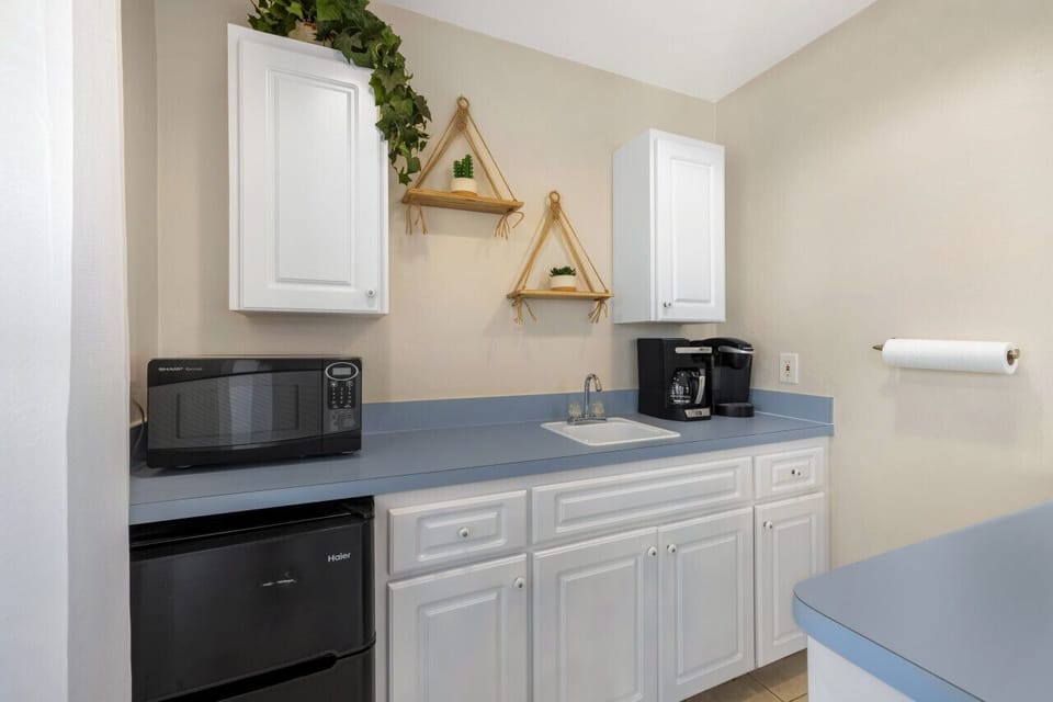 Eat in kitchen