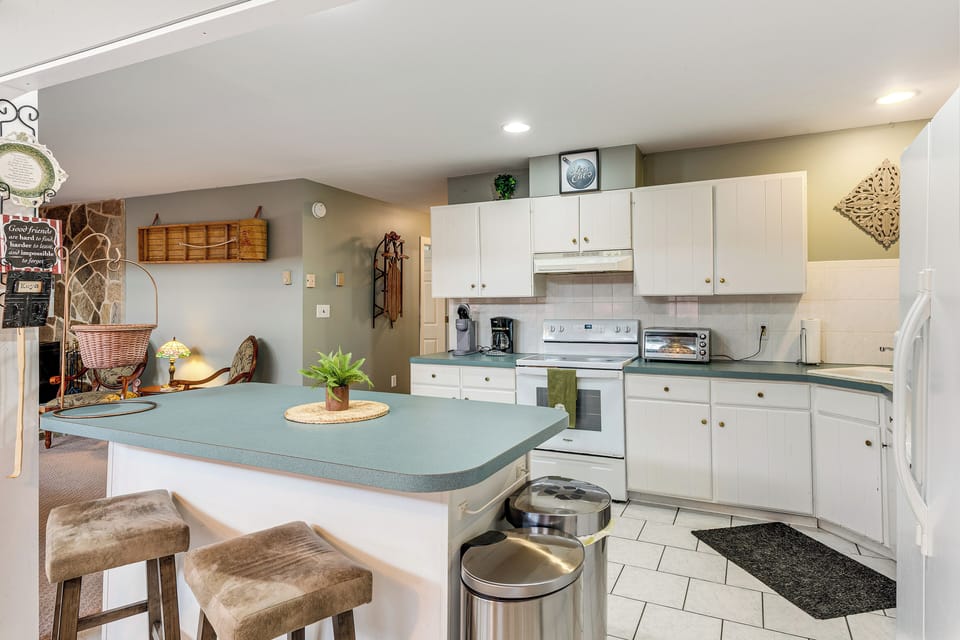 Kitchen | Keurig & Drip Coffee Makers | Dishwasher