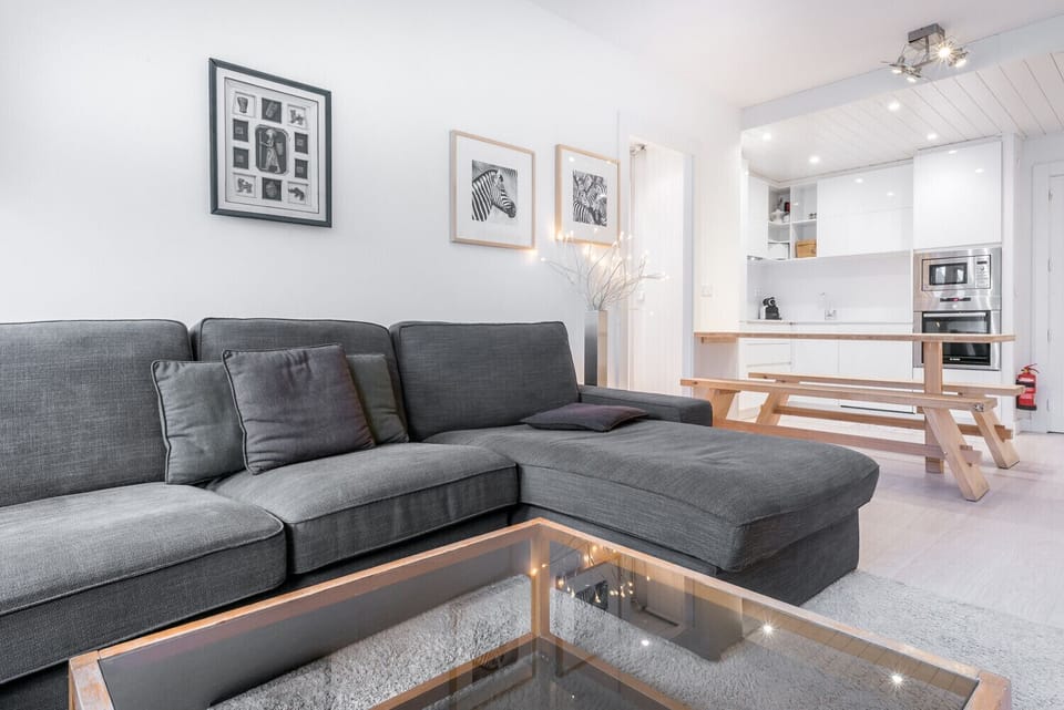 Era Piusa by Totiaran is a beautiful fully renovated apartment with 2 bedrooms and 2 bathrooms, ideal for 6 people. Located in downtown Baqueira.