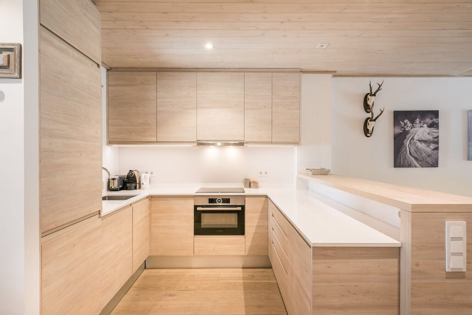 Eth Mur de Totiaran is made up of a living room with an American kitchen, 4 bedrooms and 2 bathrooms, in the Val de Ruda urbanization, at the foot of the slopes.