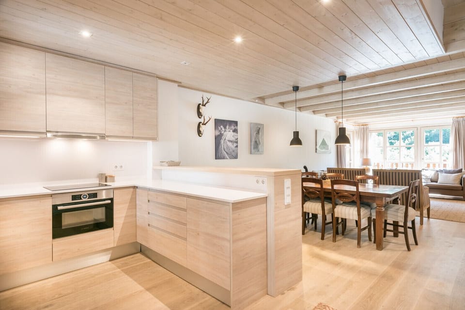 Eth Mur de Totiaran is made up of a living room with an American kitchen, 4 bedrooms and 2 bathrooms, in the Val de Ruda urbanization, at the foot of the slopes.