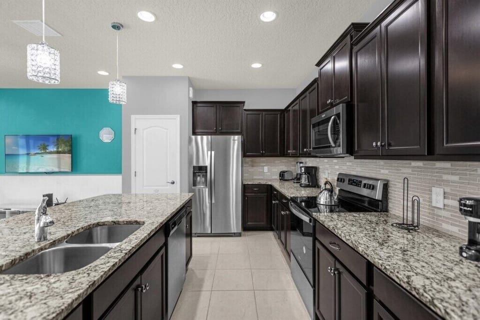 2424 Tangier Dr (Arranged) (8).jpg